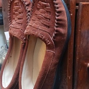 Womens size 9 wide peace moccasins "michelle"